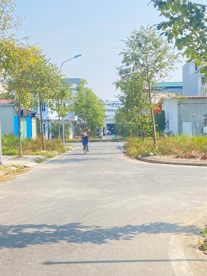 Lô đất 90m² Đô thị Đông Hưng giá 2 tỷ - Hướng Đông Nam, gần chợ tiện ích