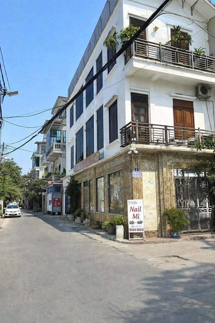 Nhà phố Ngọc Hồi Hoàng Mai 62m² giá 11.3 tỷ - Kinh doanh sầm uất, ô tô dừng đỗ thoải mái!