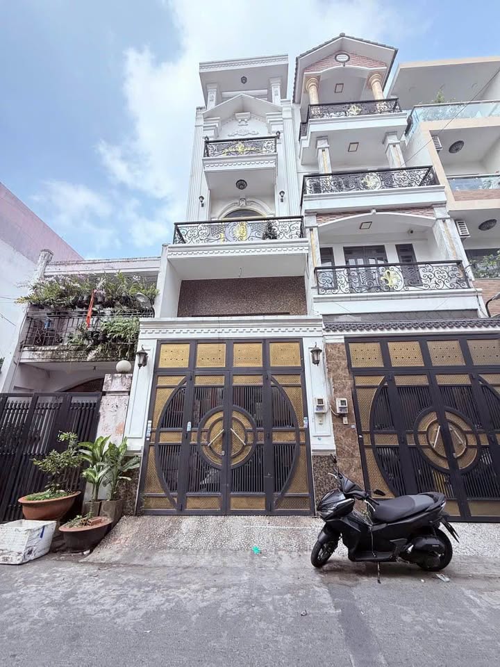 Nhà mặt tiền đường Lê Văn Quới, Bình Tân 68m² giá 10.5 tỷ - Đầu tư sinh lời ngay!