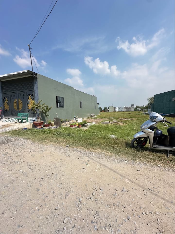 Đất nền 150m² tại ngã 3 Mỹ Hạnh - Giá chỉ 1.45 tỷ, sổ hồng chính chủ!