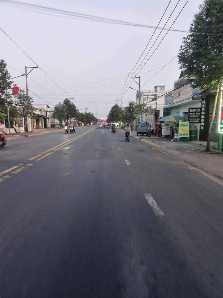 Nhà cấp 4 mặt tiền Phan Văn Mảng, Bến Lức 130m² giá 4.25 tỷ - Kinh doanh thuận lợi!