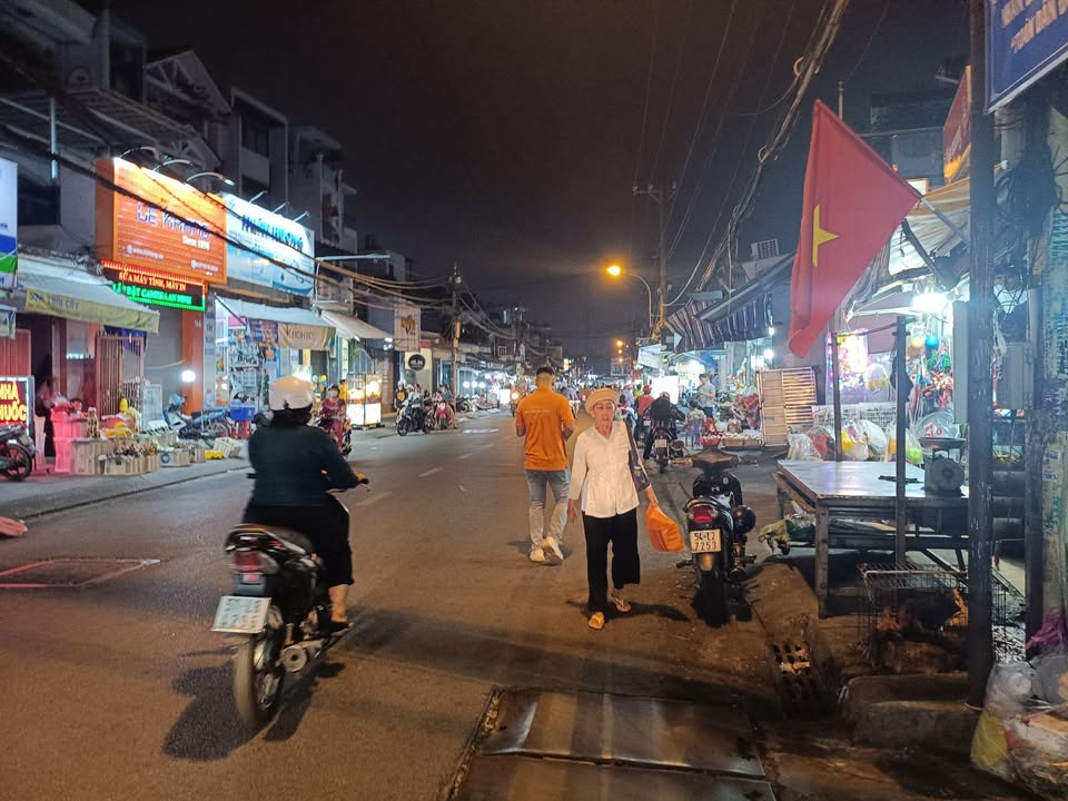 Nhà mặt tiền Bông Sao Quận 8 80m² giá 14 triệu - Mặt tiền kinh doanh sầm uất!