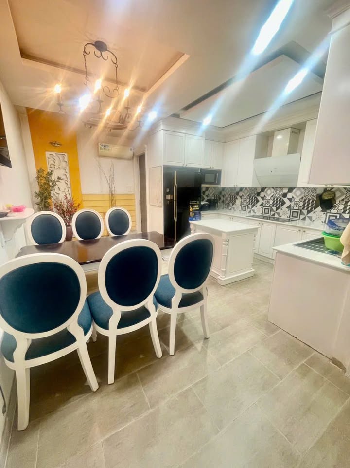 Nhà phố cho thuê tại KP3, Tân Tiến, Biên Hòa, 5 tầng - Nội thất sang trọng, sẵn sàng vào ở!