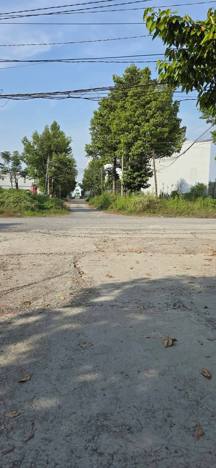 Đất nền Bến Lức 120m² giá 3.25 tỷ - Sát Quốc lộ 1A, thuận tiện giao thông!