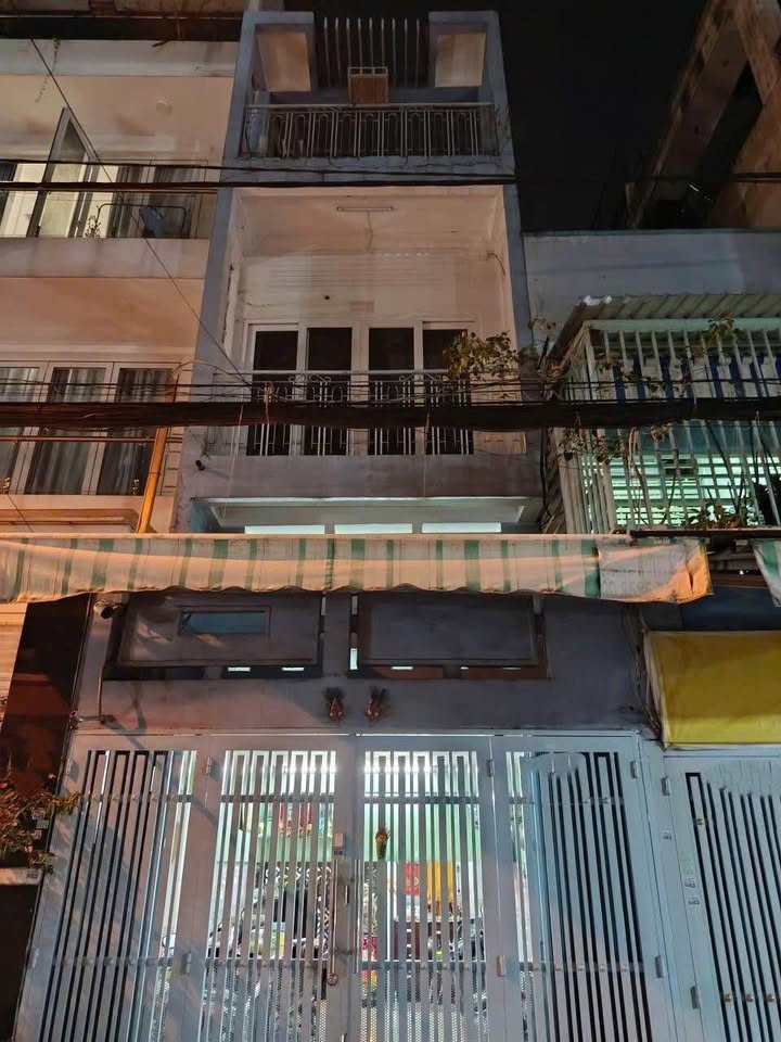 Nhà 4 tầng Hậu Giang, Quận 6, 45m² giá 6.9 tỷ - Chính chủ bán gấp!