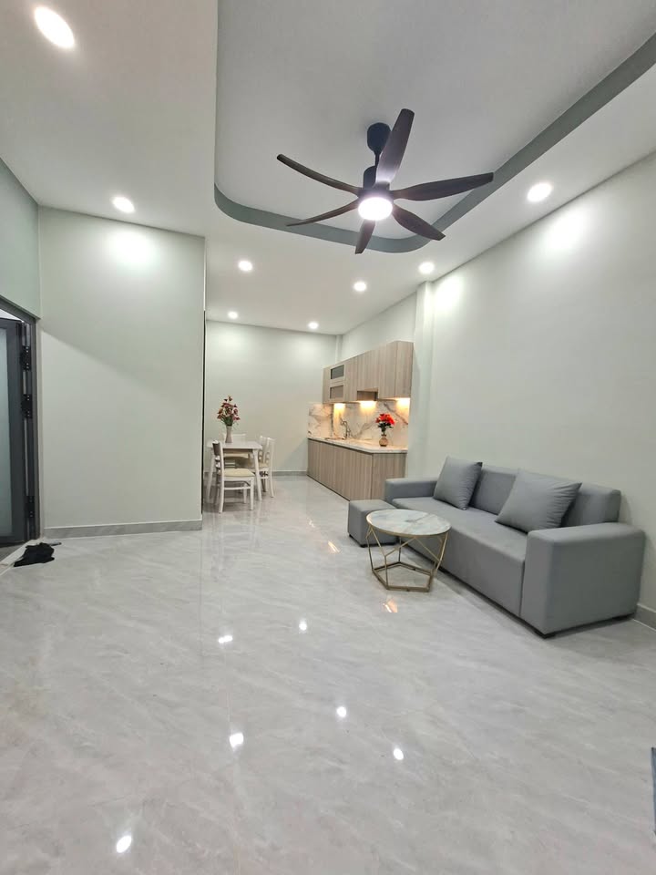 Nhà phố 2 tầng Phạm Văn Bạch 35m² giá 4.1 tỷ - Nhà mới đón Tết sung túc!