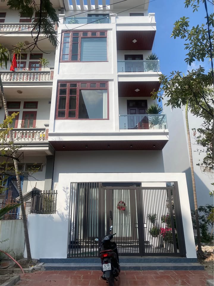 Nhà 4 tầng Khu đô thị Hà Khánh A, Hạ Long 90m² giá 7 tỷ - Nội thất cao cấp, sẵn sàng ở ngay!