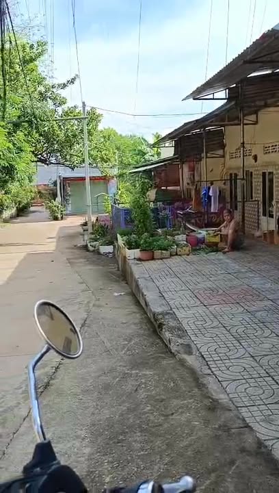 Nhà bán gấp tại Tân Xuân, Chơn Thành, 102m² giá 800 triệu - Đường bê tông dân cư đông đúc!