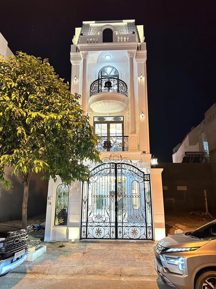 Nhà đẹp 3 tầng tại Phan Rang 90m² giá 5.95 tỷ - Sẵn sàng vào ở ngay!