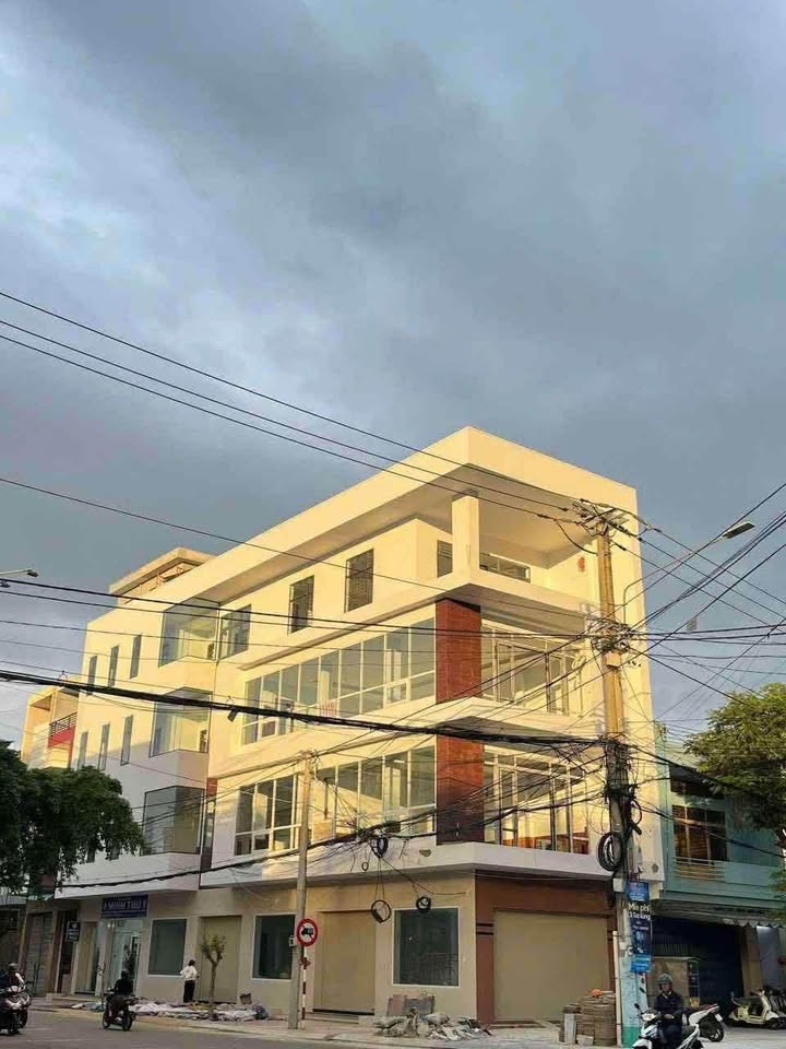 Nhà nguyên căn mặt tiền Trần Hưng Đạo, Quy Nhơn 120m² chỉ 40 triệu/tháng - Kinh doanh thuận lợi!