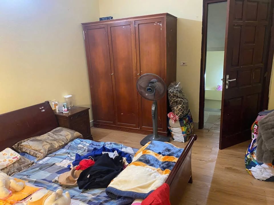 Nhà nguyên căn Giáp Bát, Hoàng Mai 190m² giá 12 triệu - Phù hợp cho sinh viên và hộ gia đình!