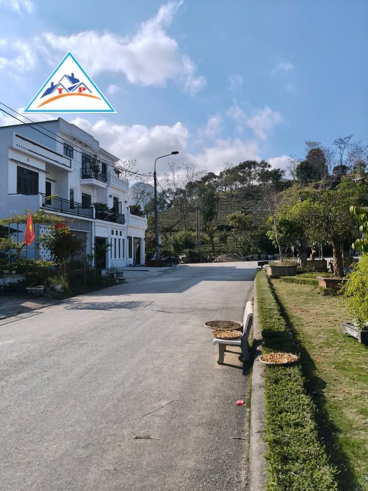 Đất nền trung tâm Thị Xã Lai Châu 105m² giá 1 tỷ - Tiện ích đầy đủ, sổ hồng chính chủ!