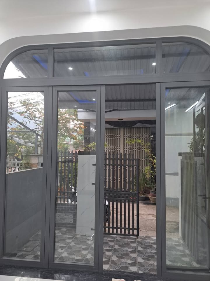 Nhà mới xây 1 mê phường Bùi Thị Xuân 77m² giá 1.4 tỷ - Thiết kế hiện đại, gần QL 1A!