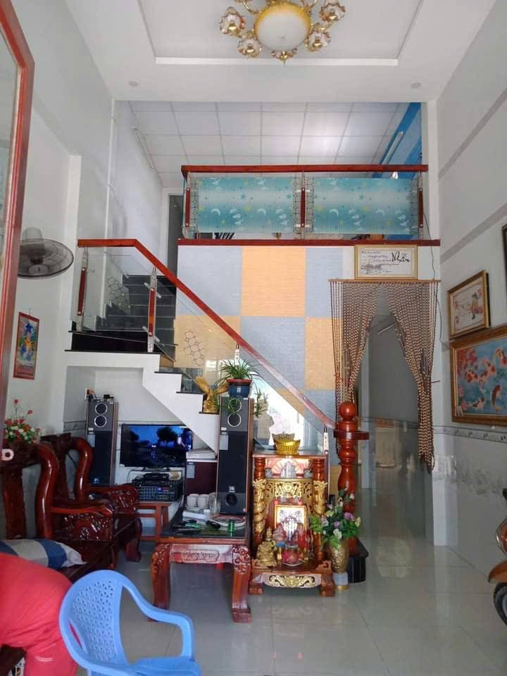 Nhà phố Đông Thạnh Hóc Môn 60m² giá 2.05 tỷ - Nhà còn mới, xe hơi đậu cửa!