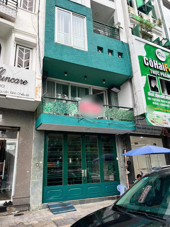 Nhà mặt tiền Nguyễn Đình Chiểu, Quận 1, 120m² - Không gian thoáng đãng, thuận tiện kinh doanh!