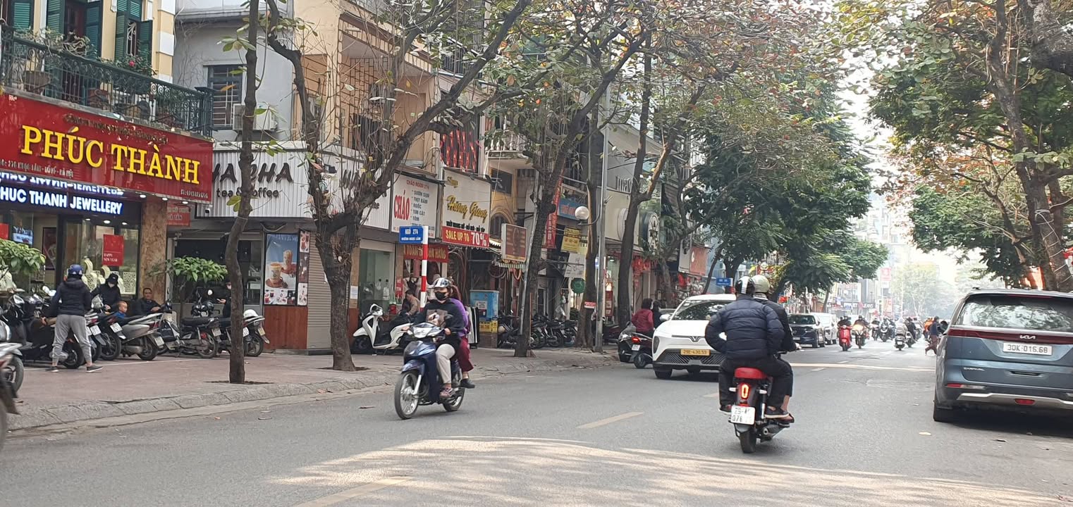 FrontHouse Ngọc Lâm 46m² giá 12 tỷ - Kinh doanh đắc địa ngay mặt phố!