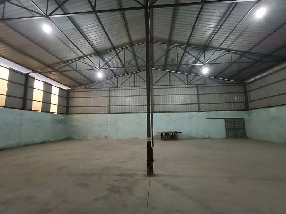 Kho xưởng Đông Mỹ 400m² giá 26 triệu - Không gian rộng thoáng, giao thông thuận lợi!