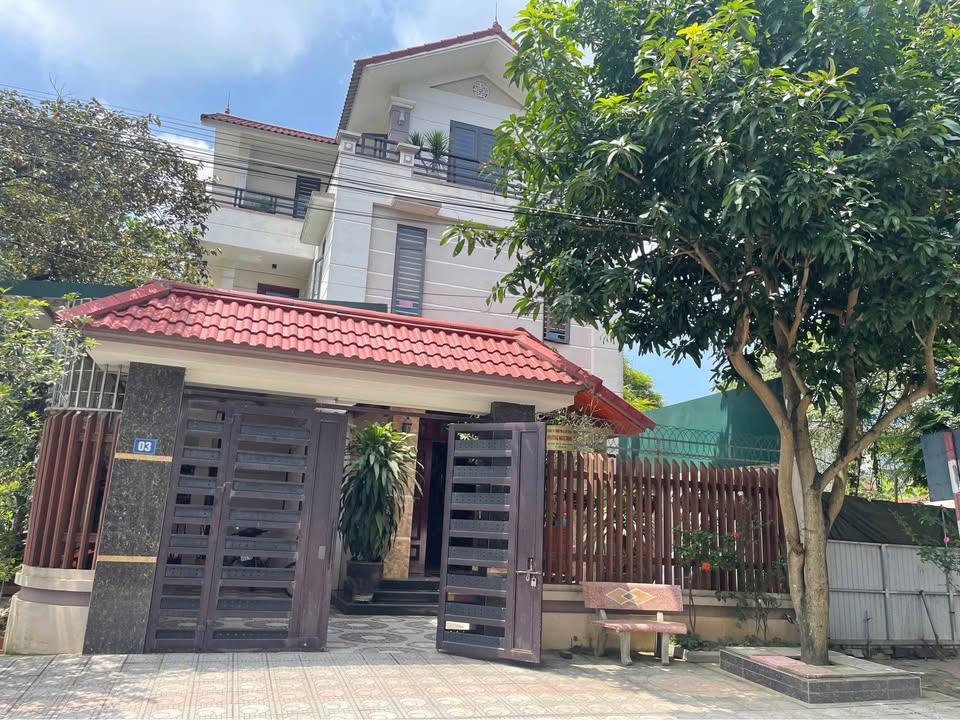 Biệt thự nhà vườn Dữu Lâu Việt Trì 186m² giá 14 tỷ - Sổ hồng chính chủ, thiết kế sang trọng