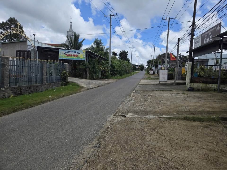 Nhà mặt tiền Lộc Châu, Bảo Lộc 212m² giá 3 tỷ - Khu vực sầm uất, kinh doanh thuận lợi!