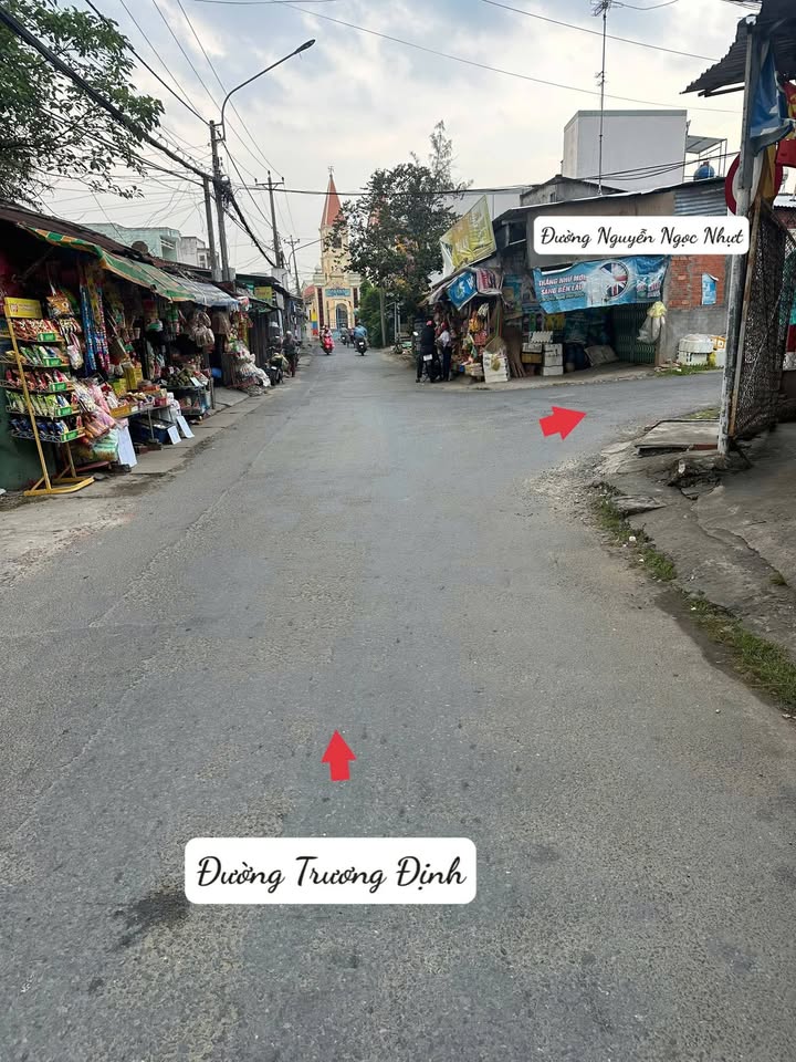 Bán đất nền góc mặt tiền Đường Trương Định, 70m² giá 1.35 tỷ - Cơ hội kinh doanh tuyệt vời!