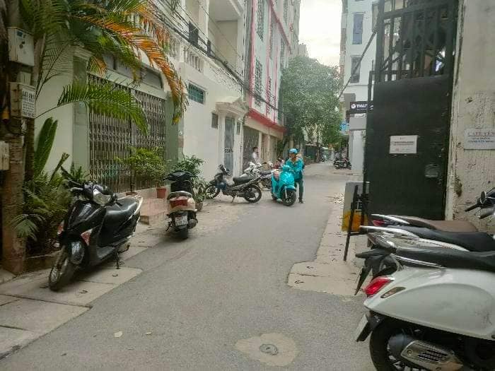 Nhà 3 tầng Đội Cấn Ba Đình 37m² giá 5.3 tỷ - Vị trí đẹp, sổ đỏ chính chủ!