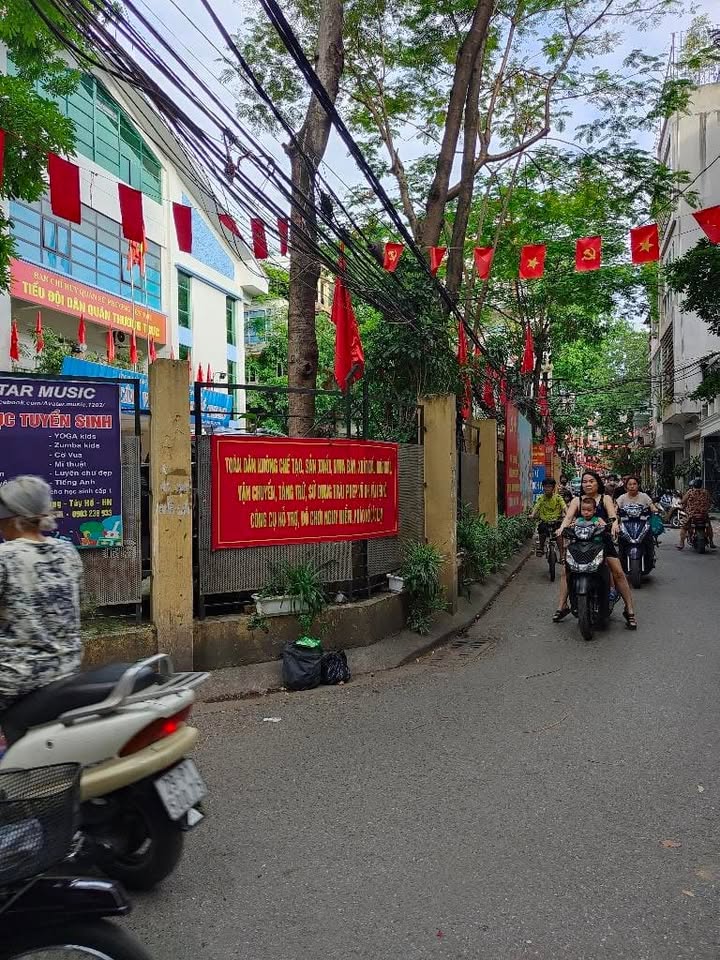 Nhà phố An Dương, Yên Phụ, Tây Hồ 54m² giá 12.2 tỷ - Lô góc, thoáng sáng, ô tô đỗ cửa!