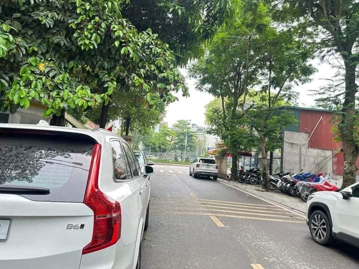 Biệt thự phố Xuân La 166m² giá 37 tỷ - Kinh doanh đỉnh cao!