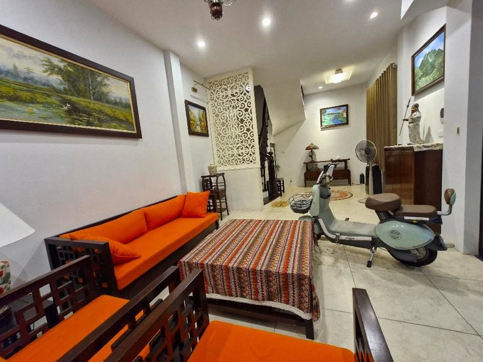 Nhà riêng Lê Hồng Phong Ba Đình 29m² giá 10.8 tỷ - Lô góc 5 tầng thoáng mát!