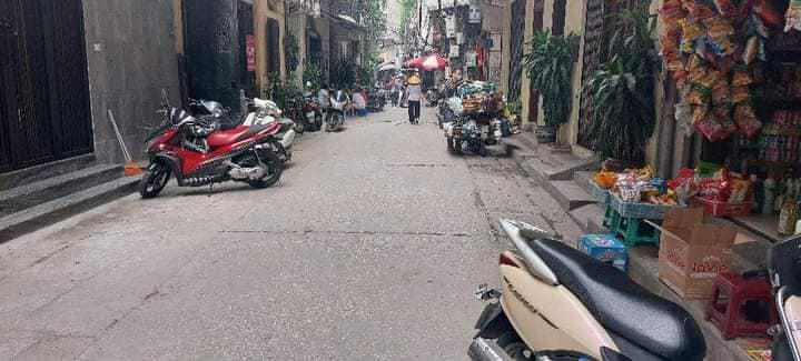 Nhà phố Văn Cao Ba Đình 18m² giá 3.95 tỷ - Sẵn sàng vào ở ngay!