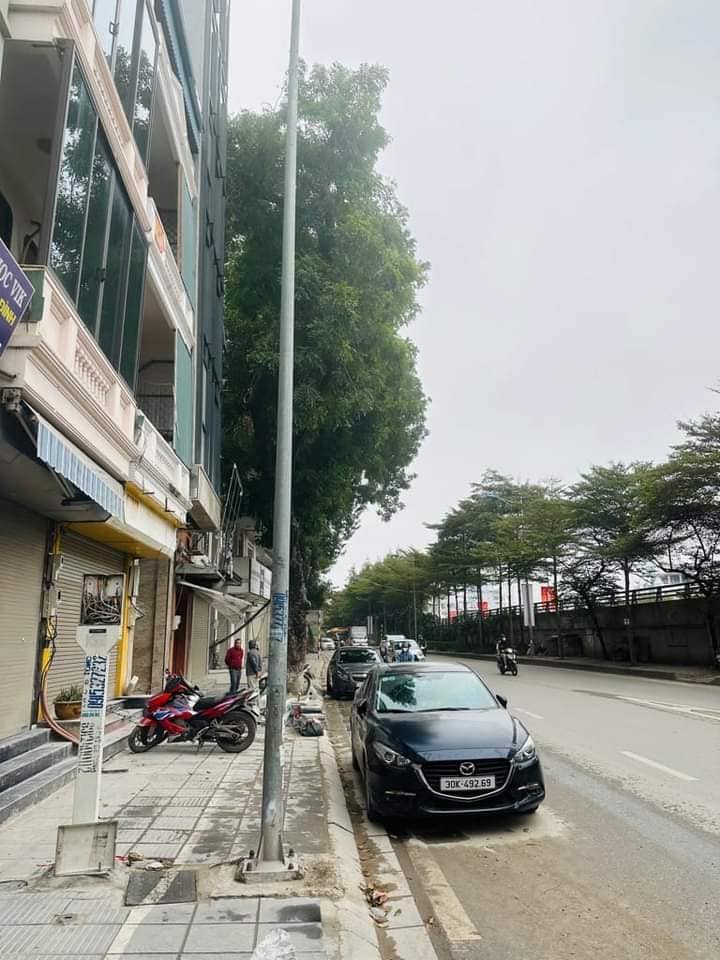 Nhà phố Đường Bưởi, Ba Đình 210m² giá 6.25 tỷ - Đẹp ở ngay, ô tô tránh!