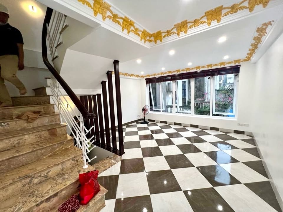 Nhà phố Hoàng Hoa Thám, Ba Đình 38m² giá 4.95 tỷ - Lô góc đẹp lung linh, sẵn sàng ở!