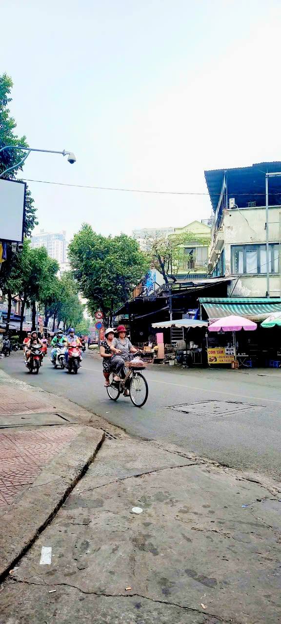 Nhà 5 Tầng Vĩnh Khánh, Quận 6, Diện Tích 21m² - Giá 4.999 Tỷ, Pháp Lý Rõ Ràng!