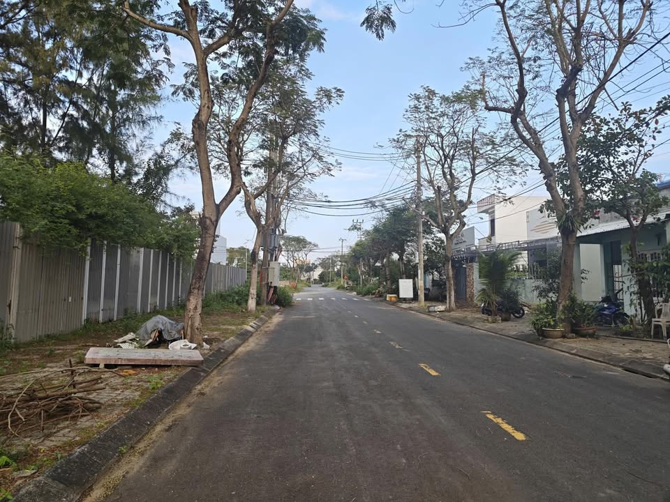 Đất nền TĐC Hòa Hải Đà Nẵng 100m² giá 5.25 tỷ - Đối diện công viên, gần biển!