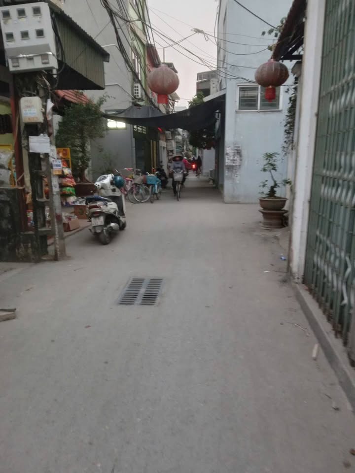 Nhà 5 tầng Vĩnh Quỳnh Thanh Trì 40m² giá 5.55 tỷ - Khu vực phát triển, không lỗi phong thủy!