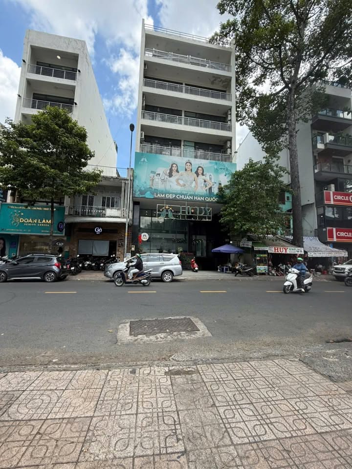 Bán Building Mặt Tiền Quận 5 - 200.8m² Giá 139 tỷ - Dòng Tiền Cao