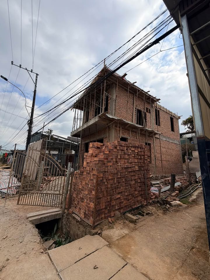 Nhà phố Đà Lạt 188m² giá 7.497 tỷ - Chính chủ bán gấp, 2 mặt tiền thoáng mát!