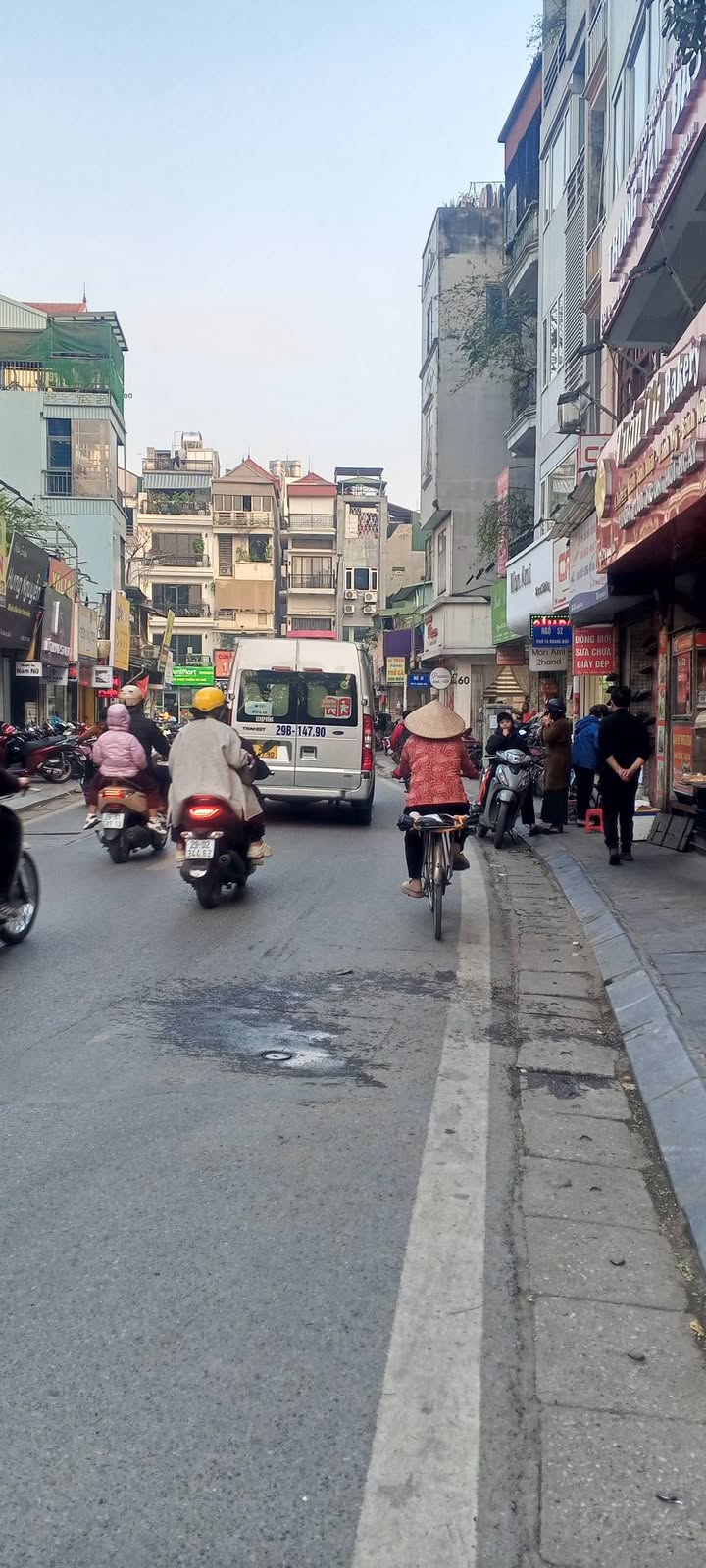 Nhà riêng Tạ Quang Bửu Bạch Mai 30m² giá 8.3 tỷ - Sổ đỏ chính chủ, thương lượng nhẹ!