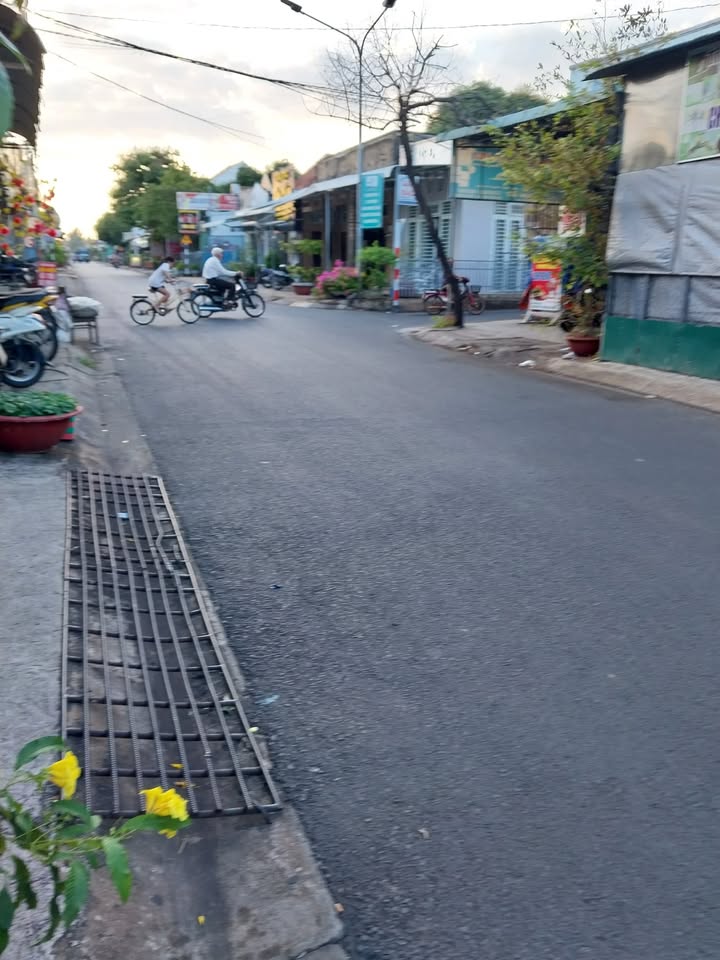 Nhà riêng tại Hồng Tiên, Thống Nhất 135m² giá 4 tỷ - Vị trí đẹp, sổ riêng thổ cư!