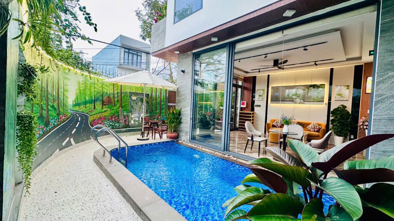 Cho thuê villa nguyên căn cao cấp 93 Hoàng Bình Chính, Đà Nẵng - Gần biển chỉ 300m!