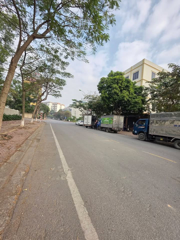 Đất biệt thự mặt đường Chu Văn An, phường Kinh Bắc, Bắc Ninh 264m² - Sổ đỏ chính chủ, giá thương lượng!