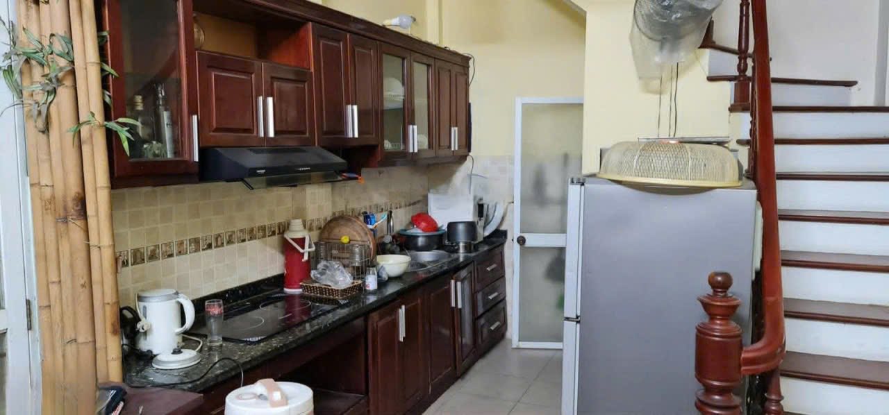 Cho thuê nhà ngõ 182 Đội Cấn, Ba Đình 30m² giá 12 triệu - Phù hợp cho gia đình