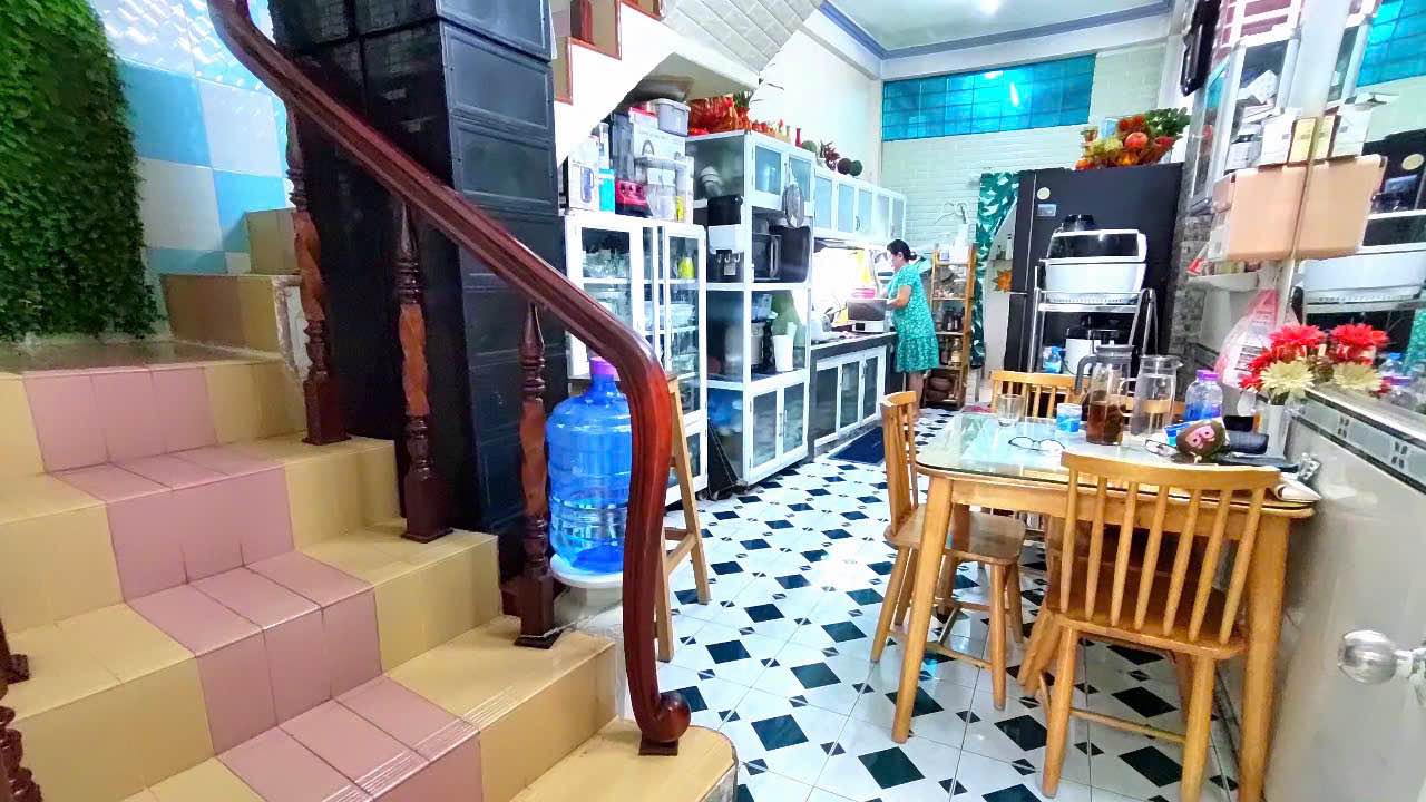 Nhà 3 tầng mặt tiền Trần Bình Trọng Nha Trang 63m² giá 8.5 tỷ - Vị trí đắc địa cho kinh doanh!