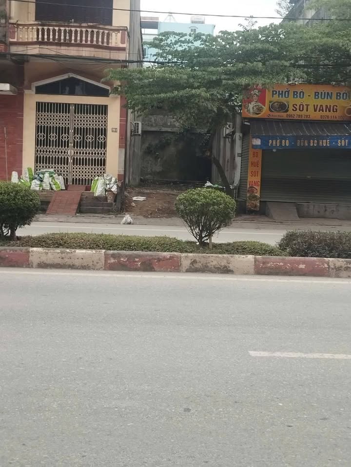 Đất mặt tiền đường Cách Mạng Tháng Tám, Quận 10, 76m² - Giá chỉ 3 tỷ!