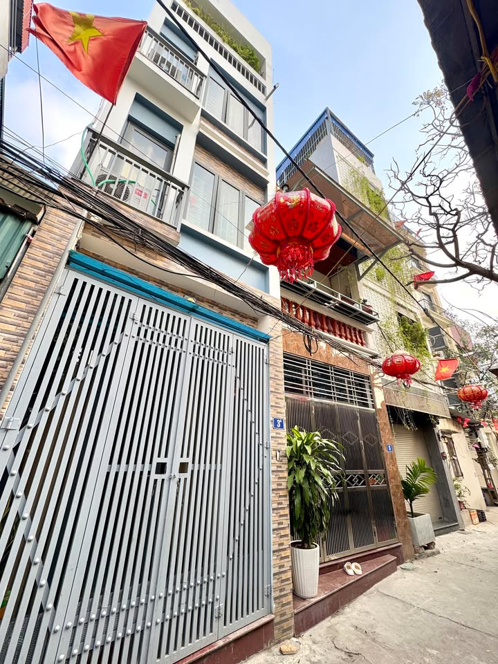 Nhà Ngọc Lâm 36m² giá 5 tỷ - Ô tô đỗ cửa, thiết kế đầy tâm huyết!