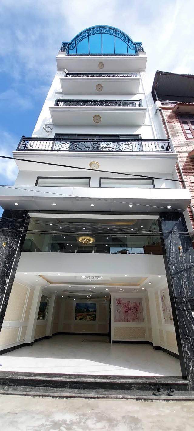 Nhà phố Cầu Giấy 250m² giá 22.5 tỷ - Kinh doanh, cho thuê ngay!