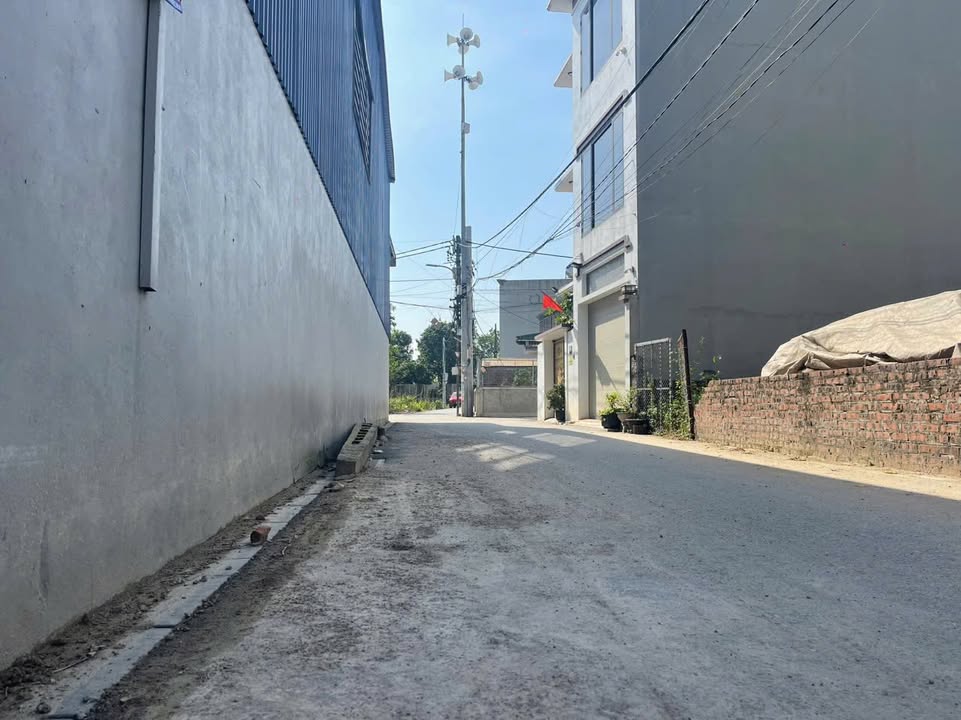 Đất Bến Trung Bắc Hồng 61m² giá 4 tỷ - Đường to ô tô tránh nhau!