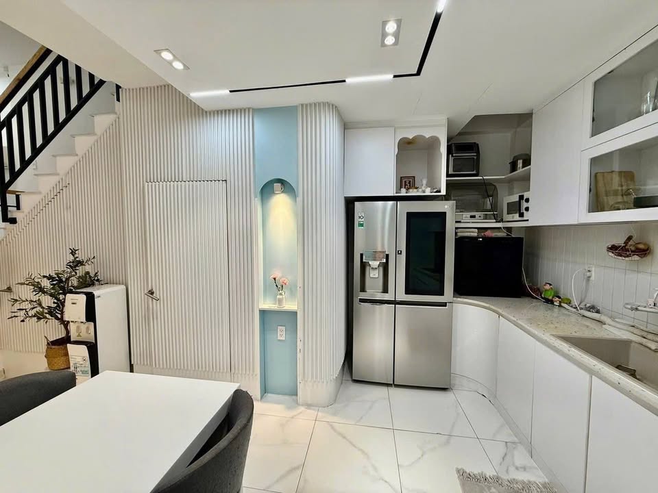 Nhà nguyên căn cho thuê Phan Văn Trị, Quận Bình Thạnh - 4PN, 4WC, Nội thất đẹp