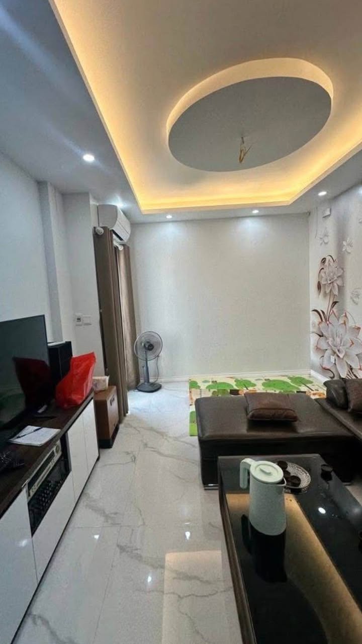 Nhà đẹp 153m² tại Hoàng Mai giá 3 tỷ - Tiện ích đầy đủ, giao thông thuận lợi