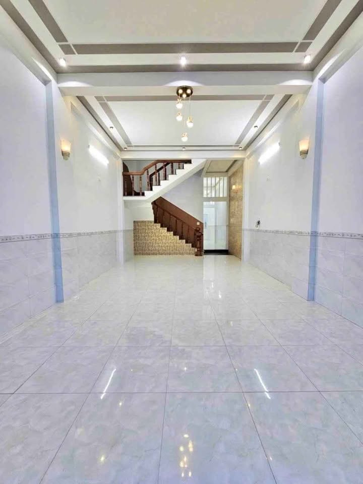 Nhà mặt tiền 2 tầng Đống Đa, Quy Nhơn 92,8m² giá 4 tỷ - Sổ đỏ chính chủ, tiện ích đỉnh!