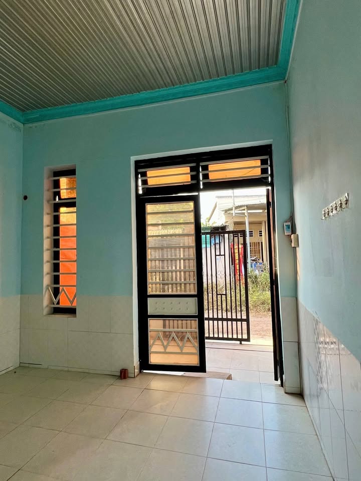 Nhà nguyên căn cho thuê tại Phường Hiệp Tân, 2 phòng ngủ giá 3 triệu/tháng - Không thể bỏ lỡ!